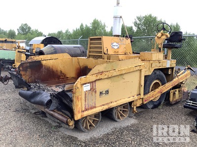 1980 Blaw-Knox PF115 Wheel Asphalteuse