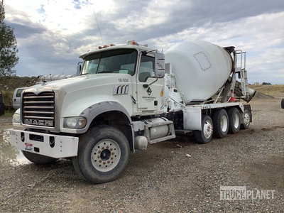 2010 Mack GU713 10x4 Mixer vrachtwagen