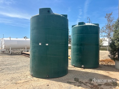 Quantity of (2) 5000 gal Tanque de agua