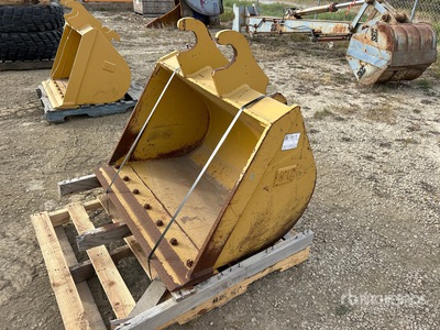 Cat 42 in Cleanup Q/C Backhoe Rear Bucket - Fits Cat 420D