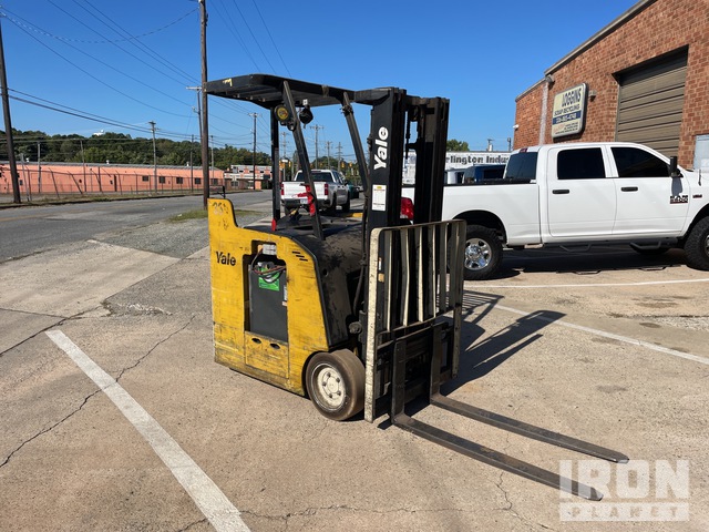 MONTACARGAS ELéCTRICO 2002 YALE ESC035FAN36TE082