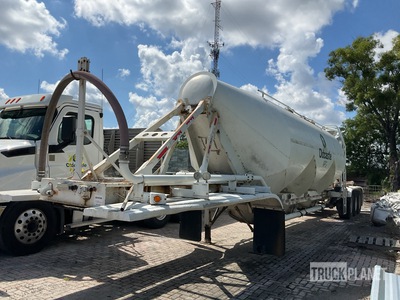 2005 LBT HAB-HA2-J1100X3 1100 cft Tri/A Pneumatic Bulk Trailer