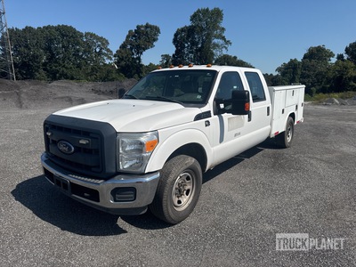 2016 Ford F-350 XL 4x2 Crew Cab Camión Utilitario