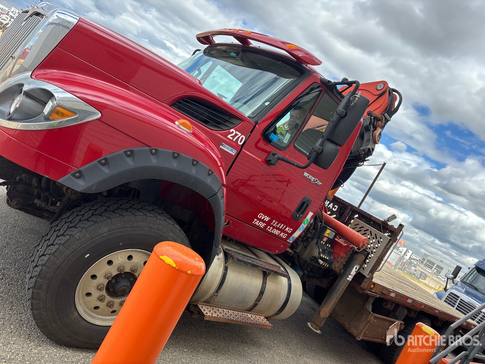 2014 International 7600 6x4 Kranwägen