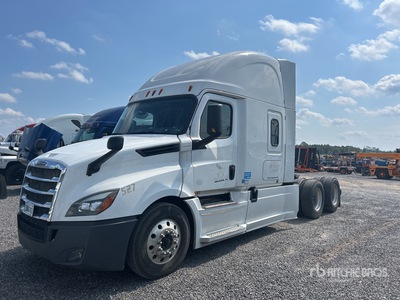 2018 Freightliner Cascadia 126 6x4 T/A Sleeper Truck Tractor