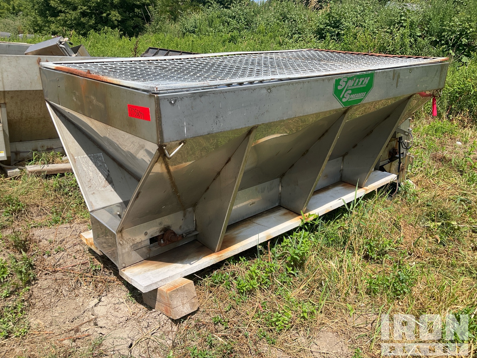 Smith Spreaders 2YDS4DE Salt Spreader - Fits Truck in