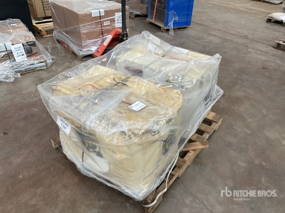 Quantity of (2) 4 in water pump Bomba de agua (Unused)