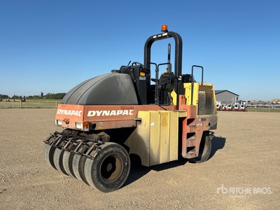 2006 Dynapac CP142 مدحلة ذات اسطوانتين