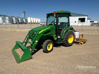 John Deere 3039R 4WD tractor utilitario