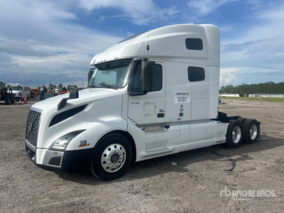 2019 Volvo VNL 6x4 3- Achs Sattelzugmaschine mit Schlafkabine