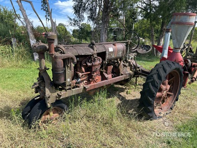 International F20 Tractor histórico