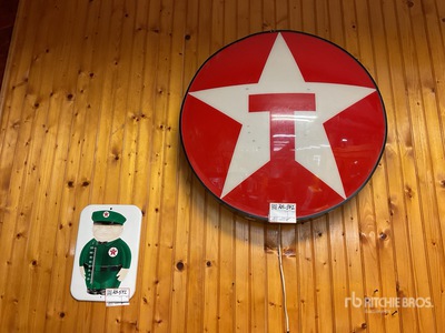 Texaco lighted sign w/ Texaco wall tin Antiguedades