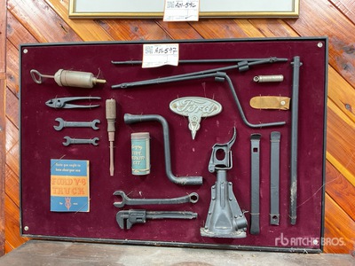 Ford antique tool display Antiguedades