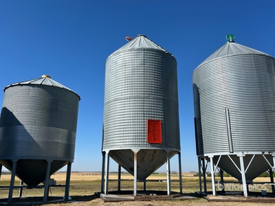 Behlen +/- 4000 bu Hopper Grain Bin