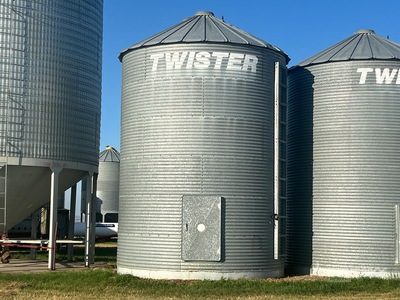 Twister +/- 2400 bu 6 Ring Grain Bin