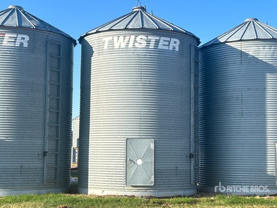 Twister +/- 2400 bu 6 Ring Grain Bin