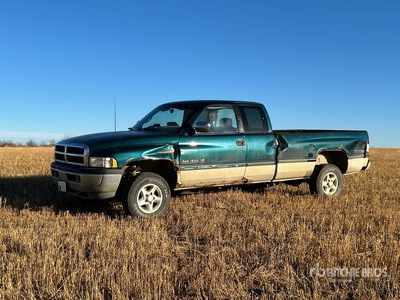 1997 Dodge 1500 4x4 Extended Cab Pickup