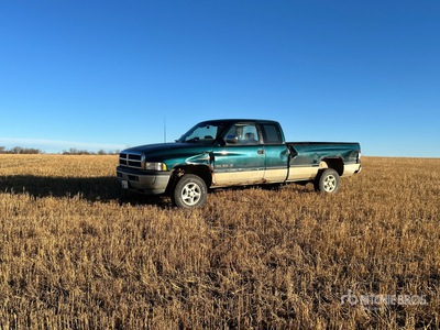 1997 Dodge 1500 4x4 Extended Cab Pickup
