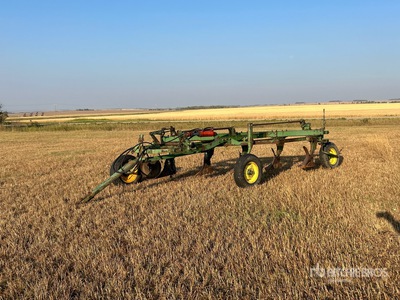 John Deere 3100 5 Bottom Pług łamany