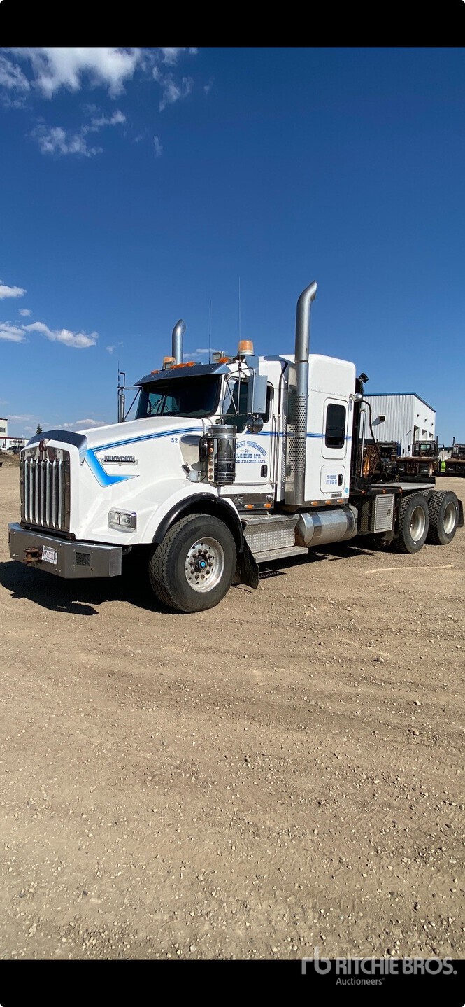 2014 Kenworth T800 6x4 Sleeper Winch Truck