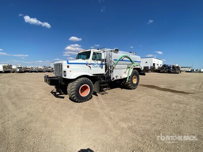 1996 International 2554 4x2 Float Water Truck