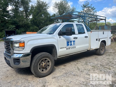 2018 GMC 3500 HD 4x4 Extended Cab 4x4, ext cab Utility Truck