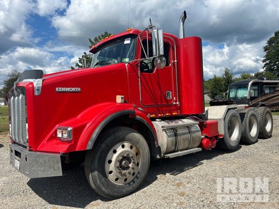 2001 Kenworth T800 8x4 Tri/A Dagcabine Trekker