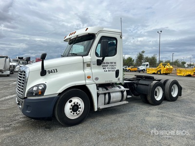 2016 Freightliner Cascadia 125 6x4 T/A Day Cab Truck Tractor