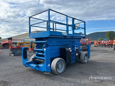 2015 Genie GS-5390RT 4x4 Dual Fuel Podnośnik nożycowy