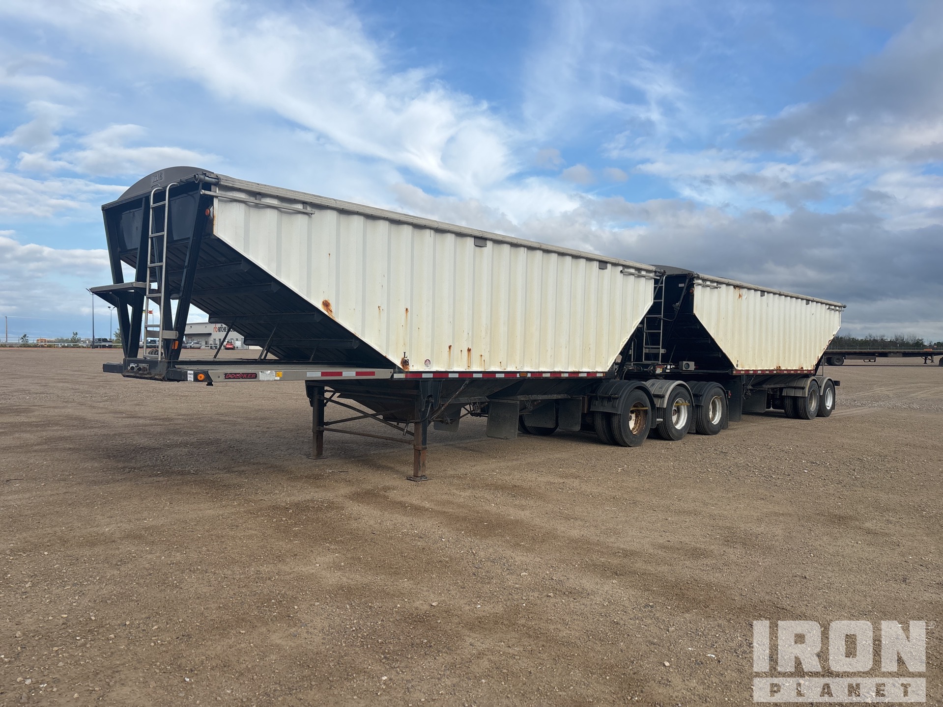 2012 Doepker B-Train Grain Trailer
