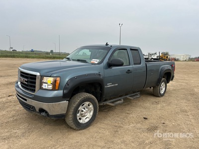 2007 GMC Sierra 2500HD 4x4 Extended Cab Pickup