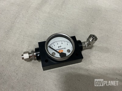 (5) Howell Laboratories 4787-G506 Dial Indicating Differential Gages