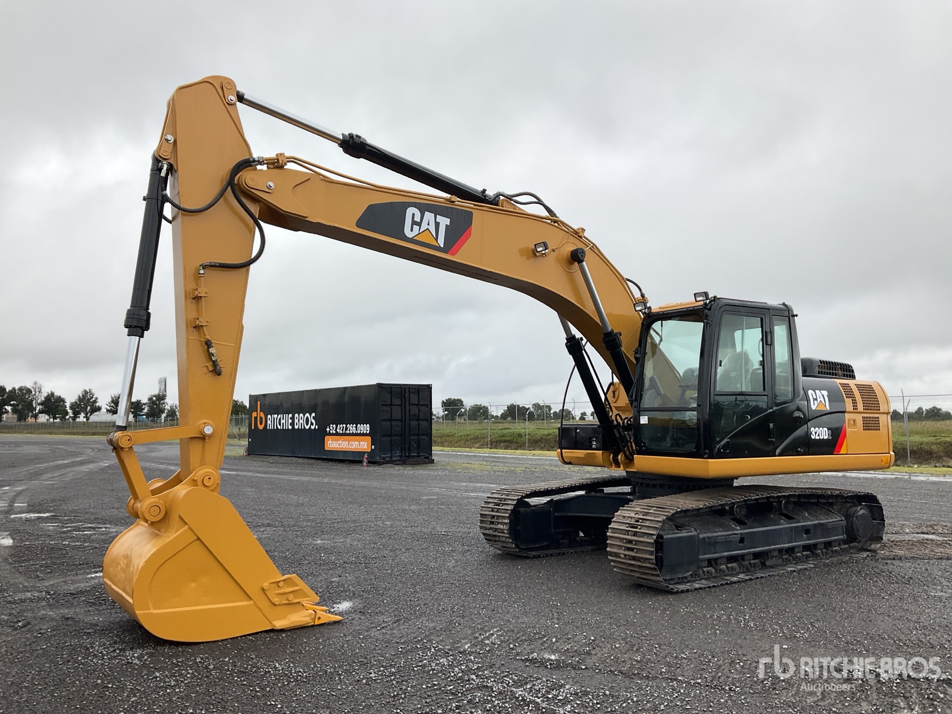 2016 Cat 320D2 Excavadora Hidraulica / حفارة بجنزير