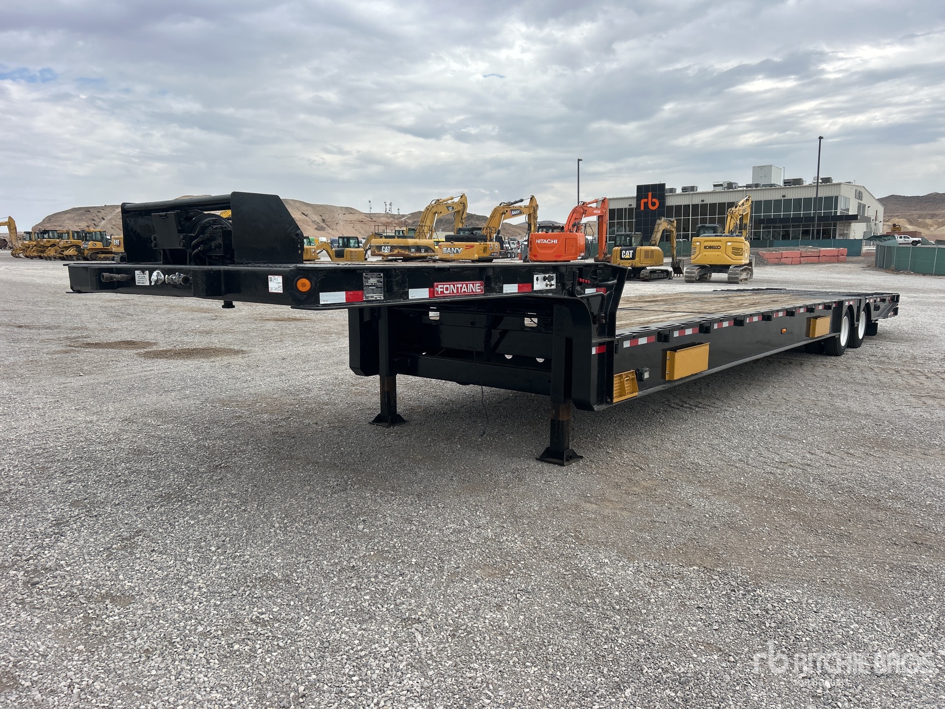 2019 Fontaine TRV4048HT 48 ft T/A Remolque con Rampa Abatible Hidráulica