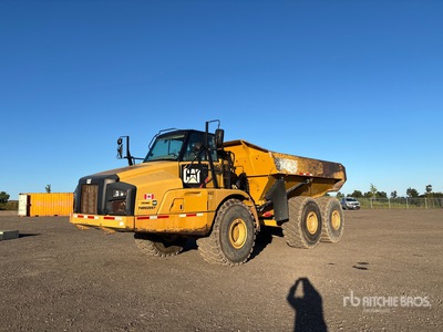 2014 Cat 740B Kiepwagen met knikbesturing