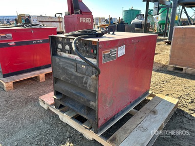 1996 Lincoln Idealarc DC-600 Multi-Process Electric Welder