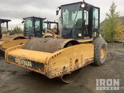 Cat CS683 Smooth Drum Compactor