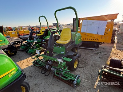 John Deere 2500E Ride-On Lawn Mower