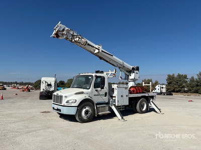Altec DM47BT on 2015 Freightliner M2 106 4x2 Graafmachine Derrick Truck