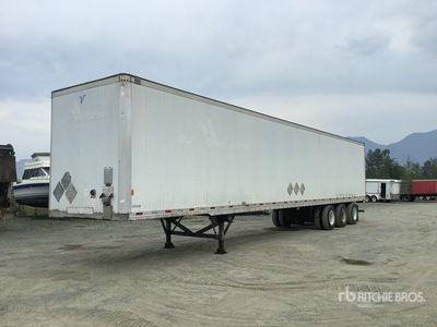 2007 Vanguard 53 ft x 102 in Tri/A Remolque de furgoneta