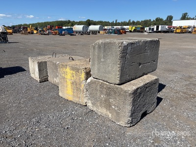 Quantity of (5) Concrete blocs
