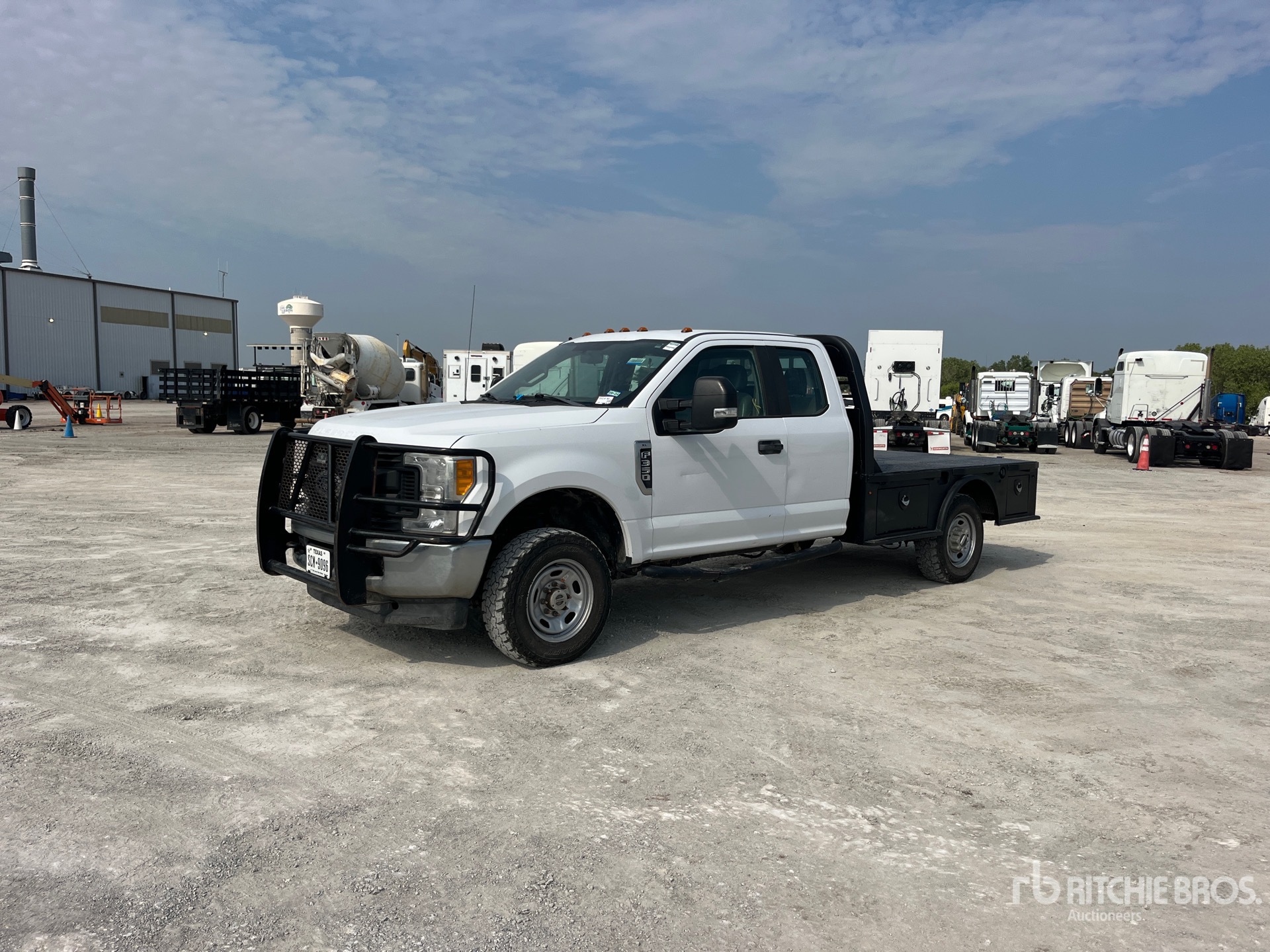 2017 Ford F-350 XL 4x4 Extended Cab Pickup