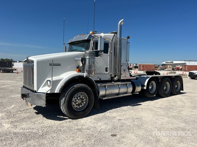 2017 Kenworth T800 8x4 Tri/A Day Cab Truck Tractor