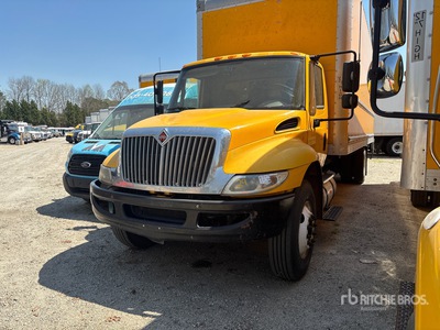 2018 International Durastar 4300 4x2 Van Truck