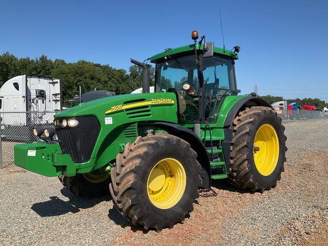 2004 John Deere 7920 4WD Tractor 2004 John Deere 7920 4WD Tractor