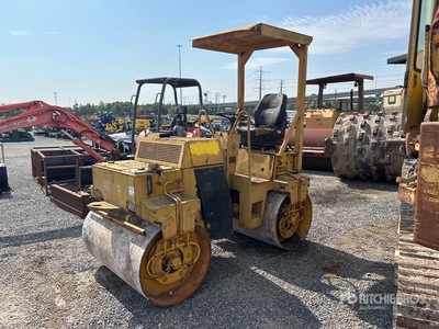 Bomag مدحلة ذات اسطوانتين (Inoperable)