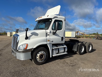 2014 Freightliner Cascadia 125 T/A Day Cab Truck Tractor