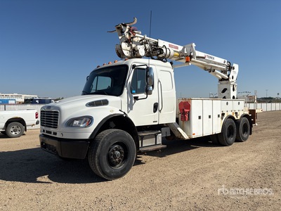 2009 Freightliner M2106 掘削用デリックトラック