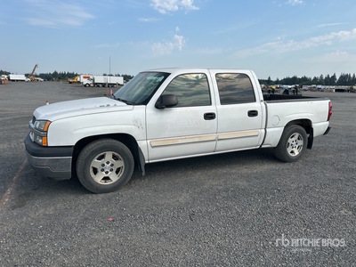 2005 Chevrolet Silverado 1500 LS 4x2 Crew Cab Pickup