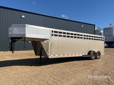 2002 Travalong 24 ft T/A Livestock Trailer